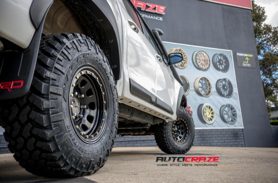 TOYOTA HILUX N80 4WD D LOCKER BLACK